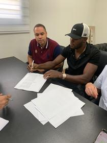 Photo Confirmation : Super Eagles Striker Aaron Samuel Inks Deal With Beitar Jerusalem 